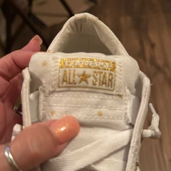 White Converse with gold stars - Picture 10 of 11